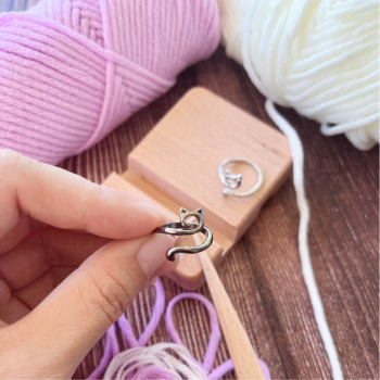 Adjustable Crochet Thread Ring, Opening Finger Yarn Guide, Cute Kitten Knitting Tool, Knitting Loop,Yarn Guides, Sewing Thimble