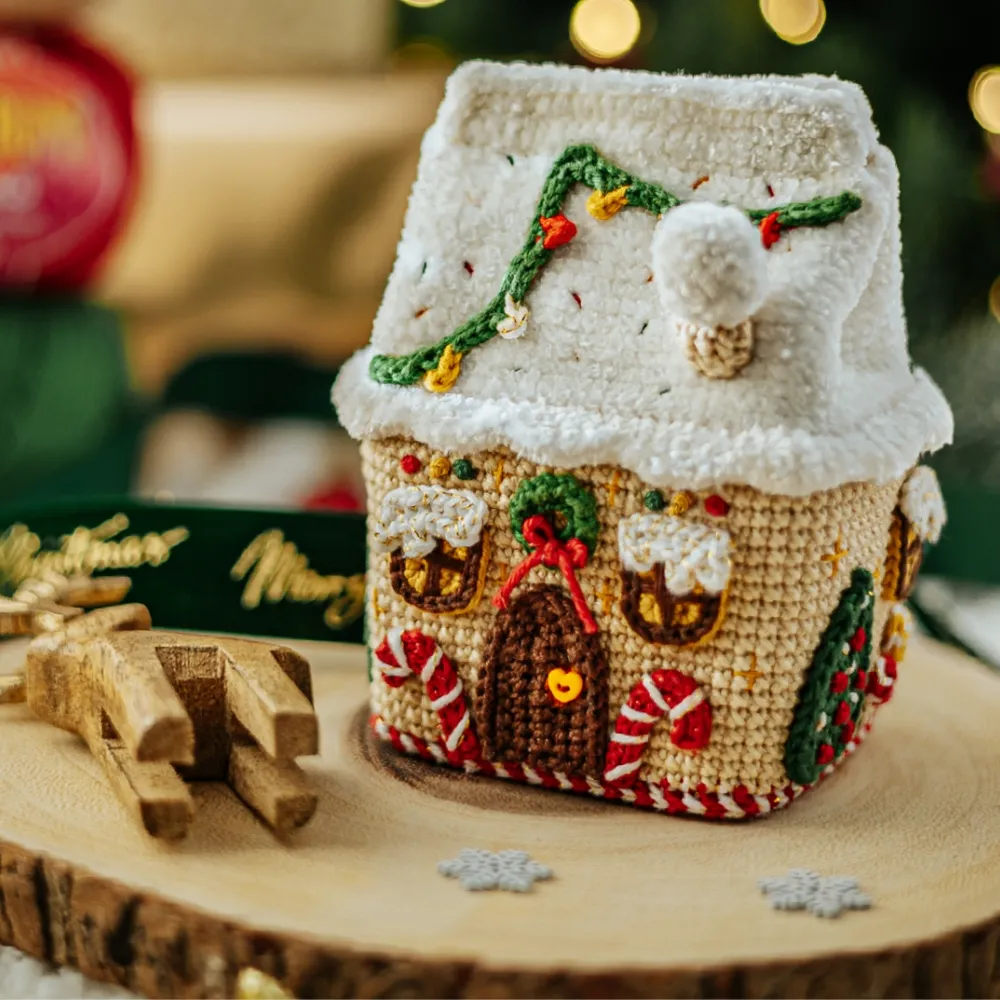Gingerbread House Box Crochet Pattern - Festive Amigurumi Christmas Decoration