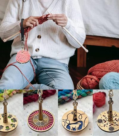 Wooden-swivel-yarn-holder-for-crochet-travel