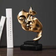 Kissing Sculpture - Image 4