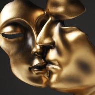 Kissing Sculpture - Image 5