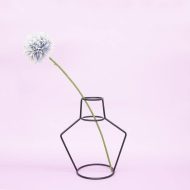 Minimal Iron Line Vase Holder - Image 11