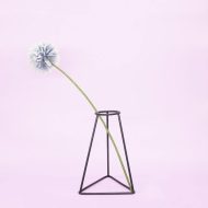 Minimal Iron Line Vase Holder - Image 9