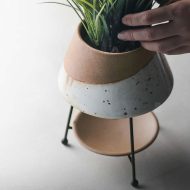 Dipped Clay Teardrop Pot with Saucer Stand - Image 5