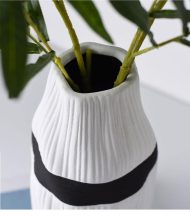 Contrast Ribbon Textured Ceramic Vase - Image 4