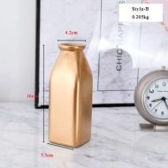 Elegant Gold Tabletop Vases - Image 6