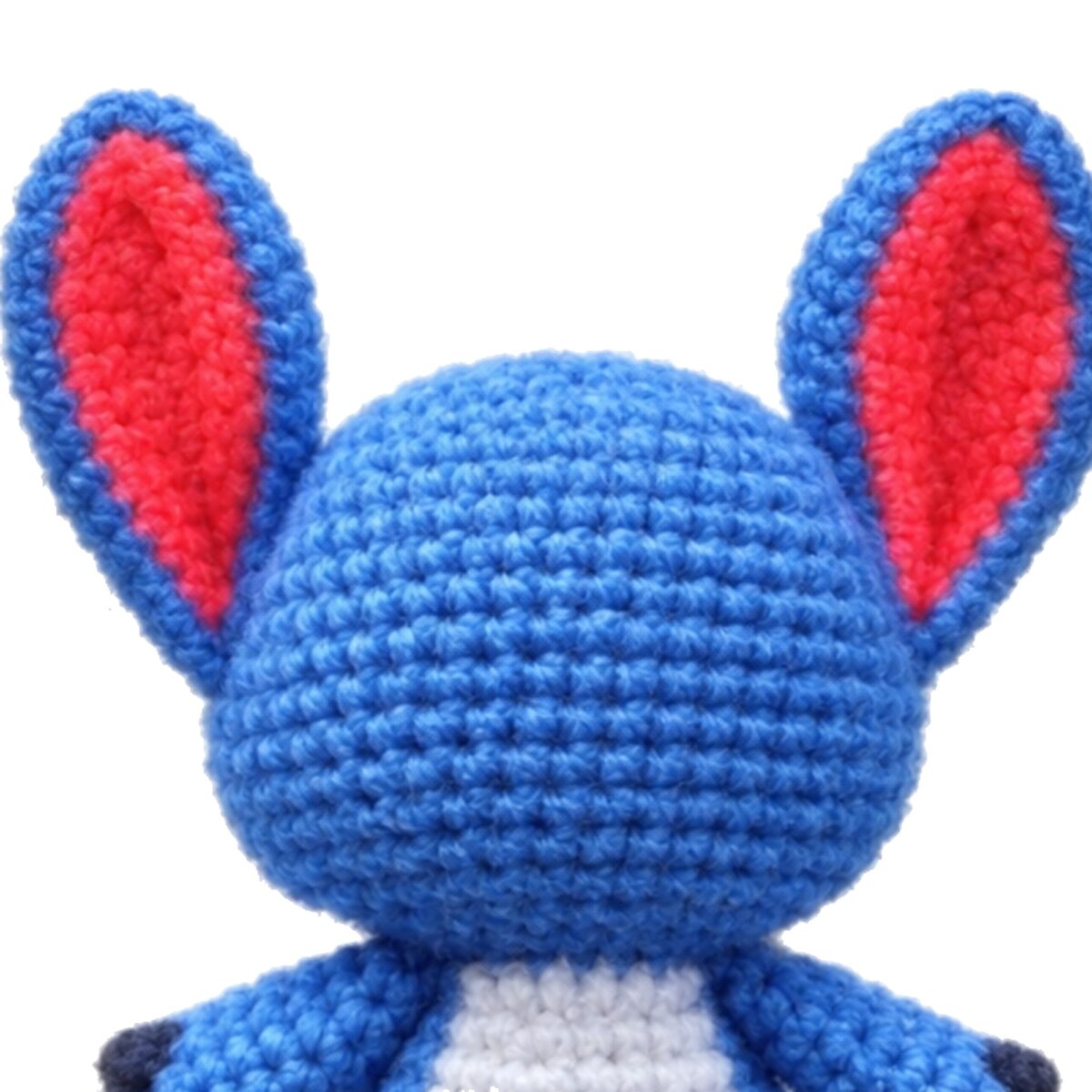 head and big ears close-up from the crochet blue alien pattern amigurumi keychain