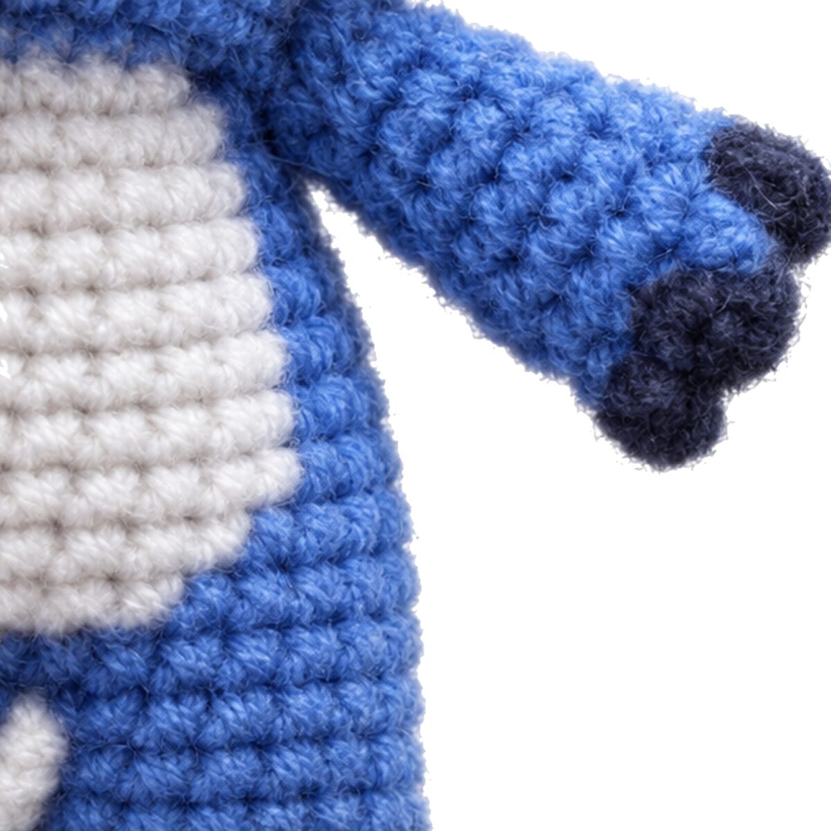 belly patch and arm tip texture detail from the crochet blue alien pattern amigurumi keychain