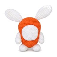 Crochet bunny carrot pattern, three-quarter view