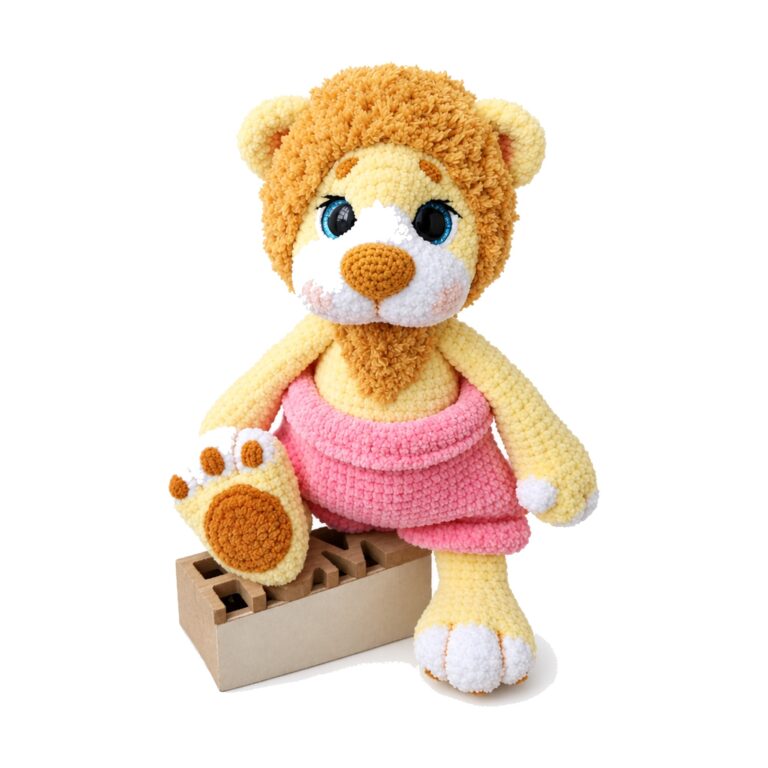 Crochet lion cub pattern, playful pose, from the SageandSilky lion cub amigurumi PDF