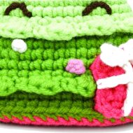 Crochet Santa Christmas tree pattern star and gift box detail close-up